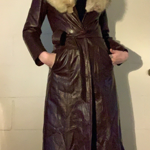 Vintage 1970s leather and fur trim coat - Picture 3 of 5